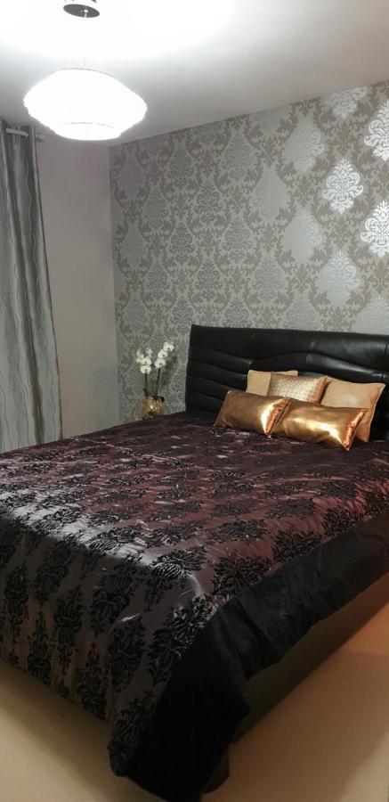 באילי-רומאינוויליירס Guest House Reciner Disneyland מראה חיצוני תמונה